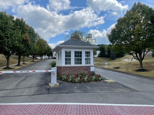 Gated Community - 415 Stockton Rdg Unit 415
