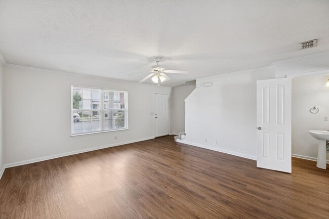 Photo - 354 Arapaho Dr