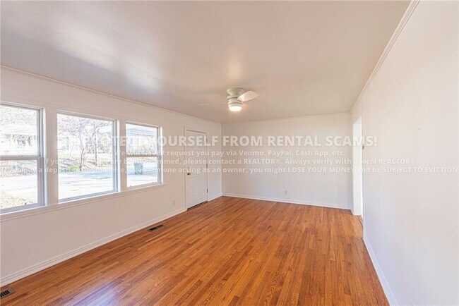 Photo - 143 E Cleburn St