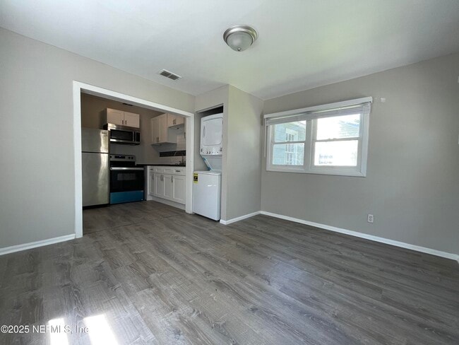 Photo - 2887 Lenox Ave