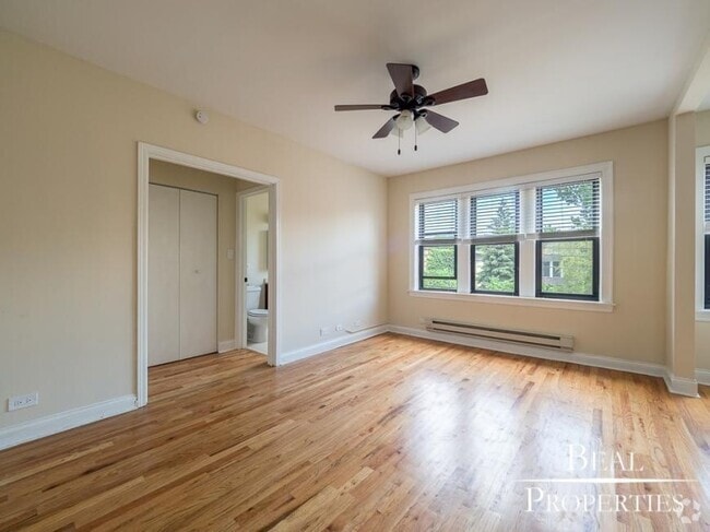 Building Photo - 1 bedroom in CHICAGO IL 60640 Unit 203 Rental