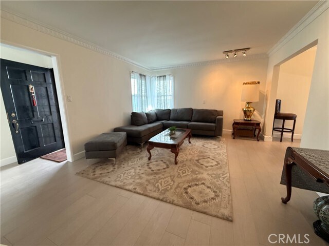 1216 Cochran Ave