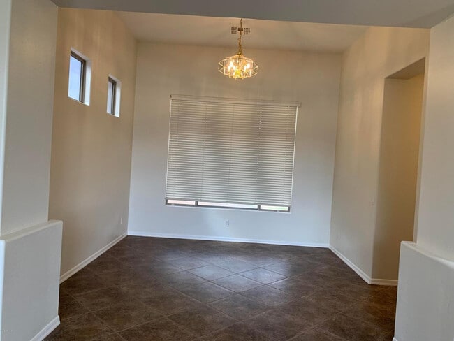 Photo - 1530 W Thompson Way