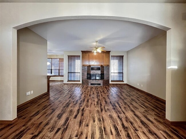 Photo - 113 S Mustang Rd