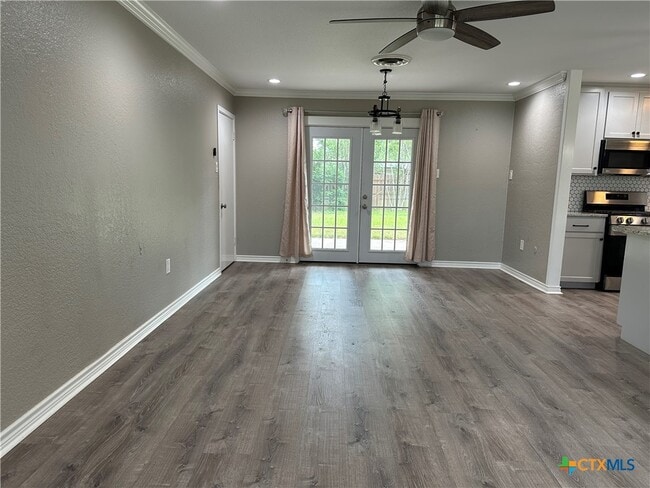 Photo - 1302 Canary Ln