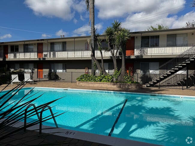 Building Photo - Hacienda Hamilton Rental