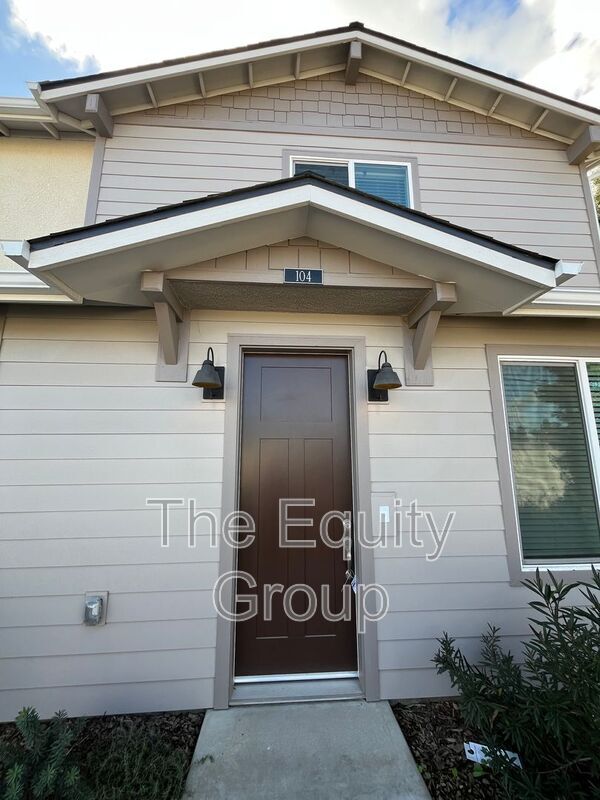 Photo - 405 S Summit St Unit 104