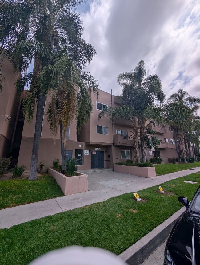 Photo - 11459 COLLINS ST.