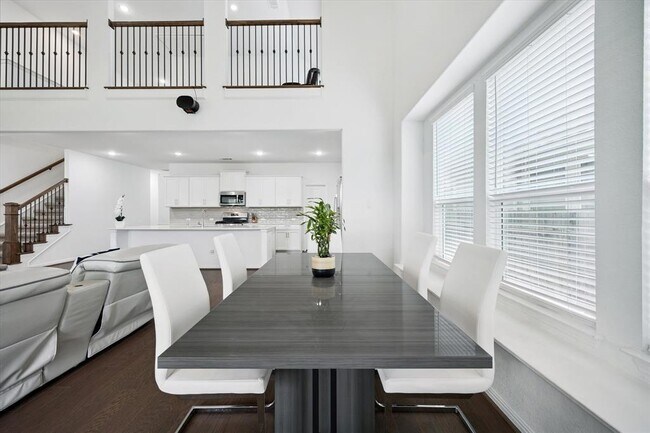 Photo - 209 Crimson Rose Ct