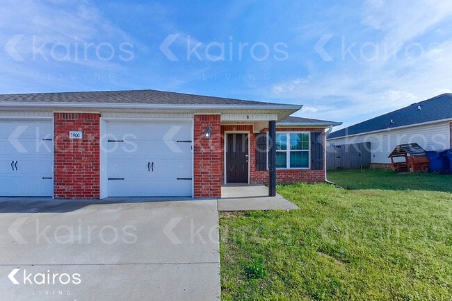 Building Photo - 3900 Thomas St