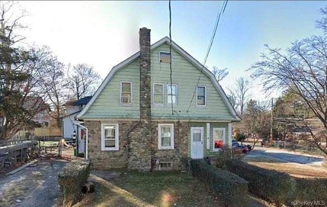 Building Photo - 2 Singer Ave