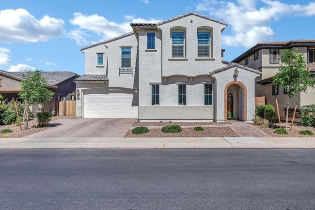 Building Photo - Spacious 5 Bedroom Home for Rent in East Mesa