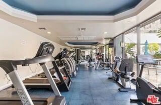 Building Photo - 10660 Wilshire Blvd