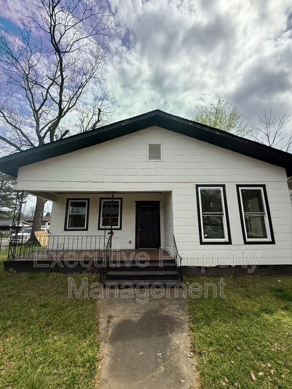 Photo - 1701 Ave I