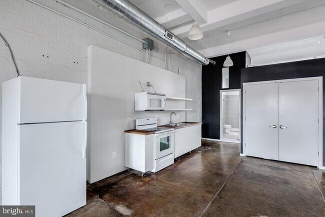 Photo - 1804-14 E Hazzard St Unit 1A