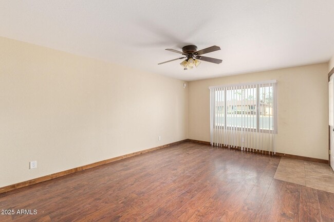 Photo - 319 E Riviera Dr