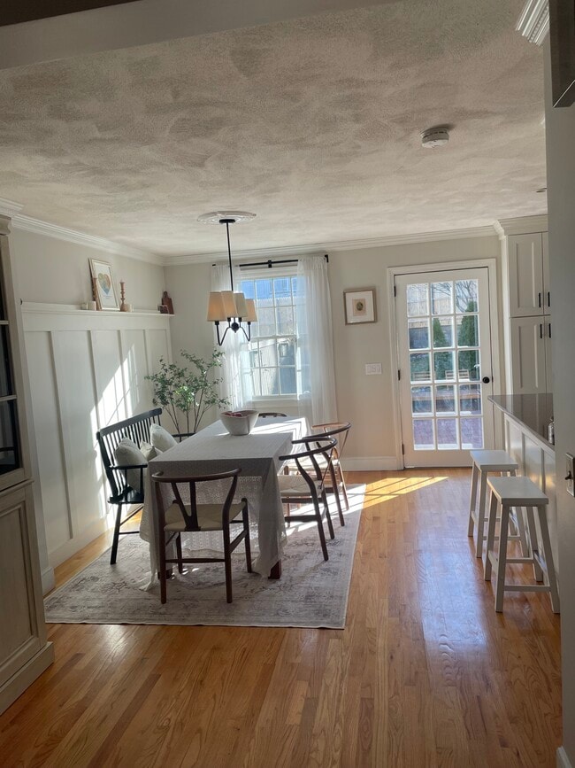 Building Photo - 15 Olney St Unit C