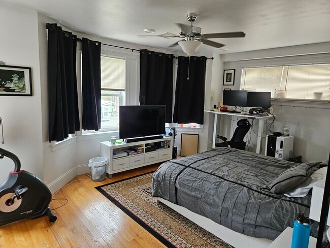 Photo - Immaculate 5 bed 3 bath in Lower Allston... Don't miss out..