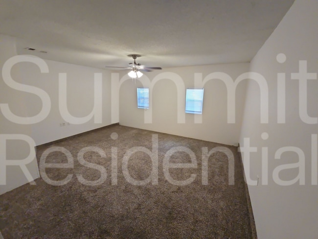 1607 Parkwood Dr