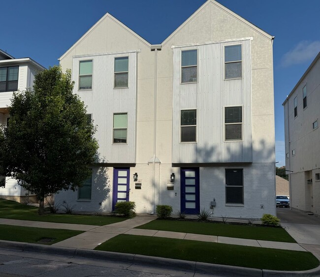 ** MOVE IN SUMMER 2026 ** 5-bedroom 5.5 Ba... - ** MOVE IN SUMMER 2026 ** 5-bedroom 5.5 Ba... Casa