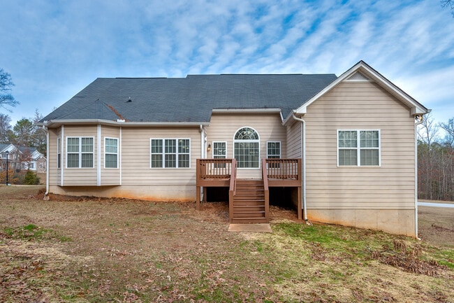 Photo - Huge 2 Homes in 1 with 2 full kitchens