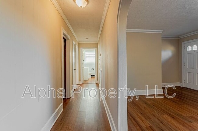 Photo - 496 Langley Rd