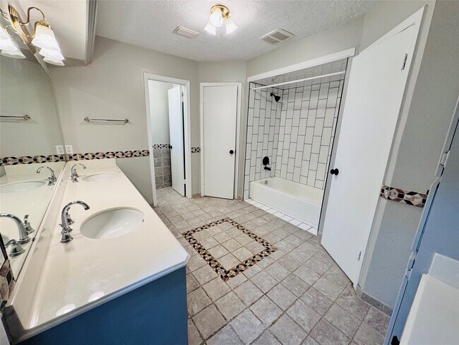 Photo - 10702 Deval Dr