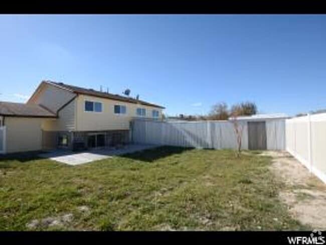Building Photo - Renovated Duplex in Salt Lake City - GREAT... Rental