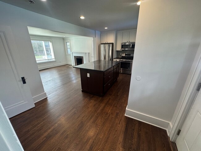 Photo - 827 Longfellow Ave