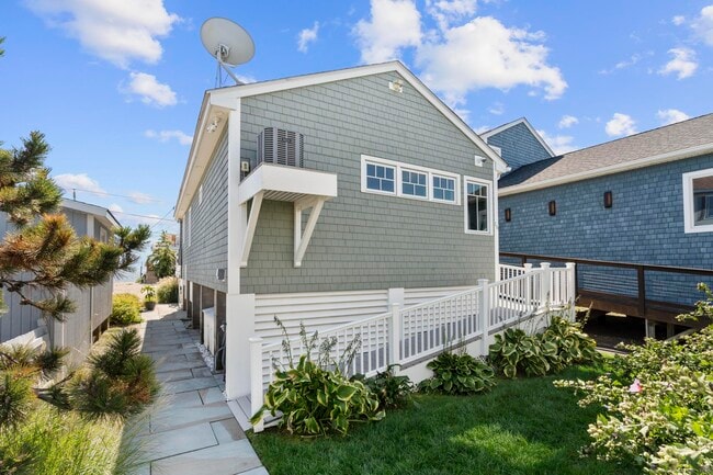 Photo - 16 Shoreline Dr