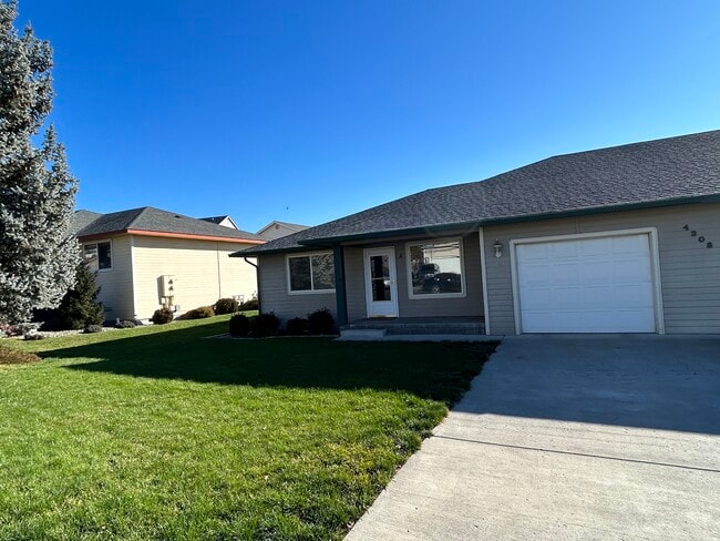 Building Photo - 4208A Nola Loop Rd