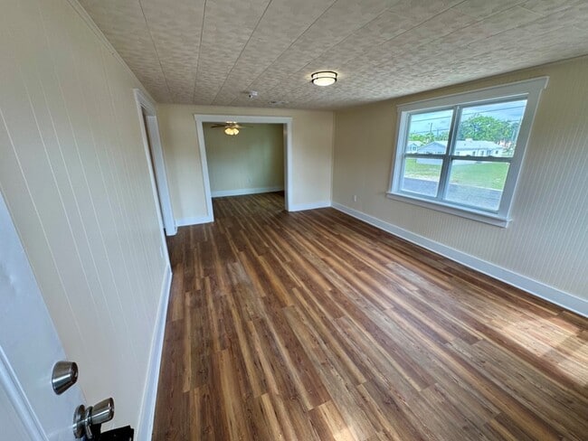 Photo - 525 Eighth St