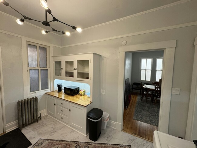 Photo - 109 1/2 East 6th Street