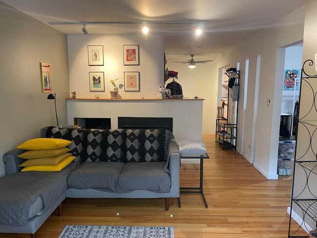 Photo - 900 W Ainslie St Unidad A