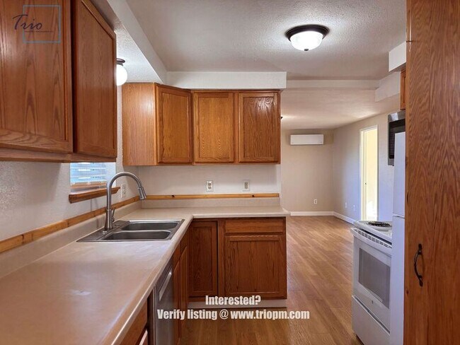 Photo - 580 N 51st St