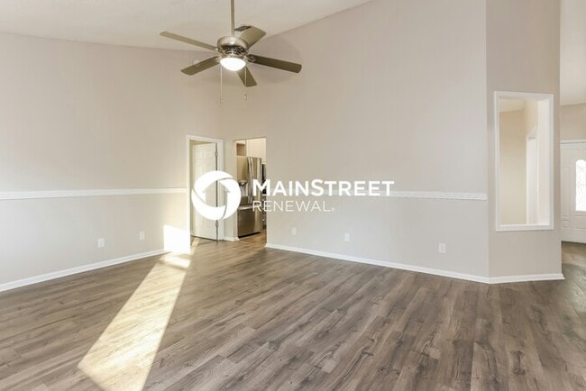 Photo - 3 Bedroom Pet-Friendly Home in MIDDLEBURG, FL with Main Street Renewal