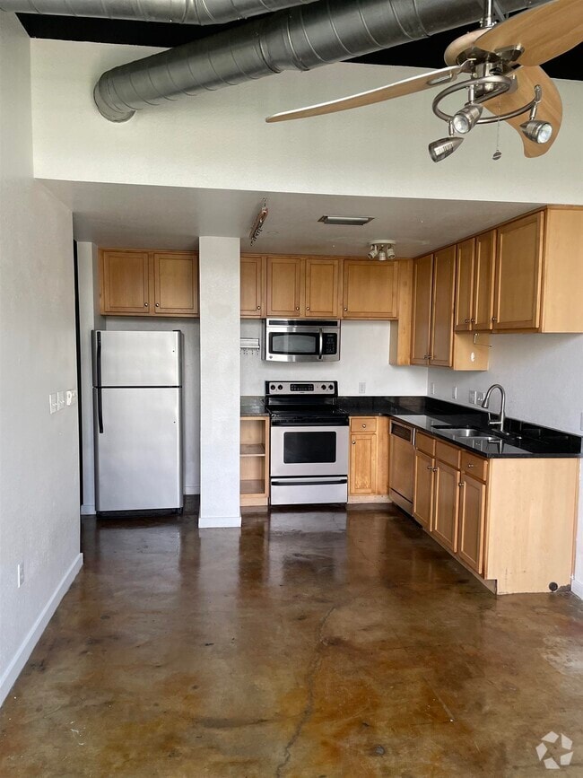 Building Photo - 420 N Adams St Unit 202 Rental