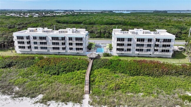 Building Photo - 4810 N Hwy A1A Unit 3C Rental