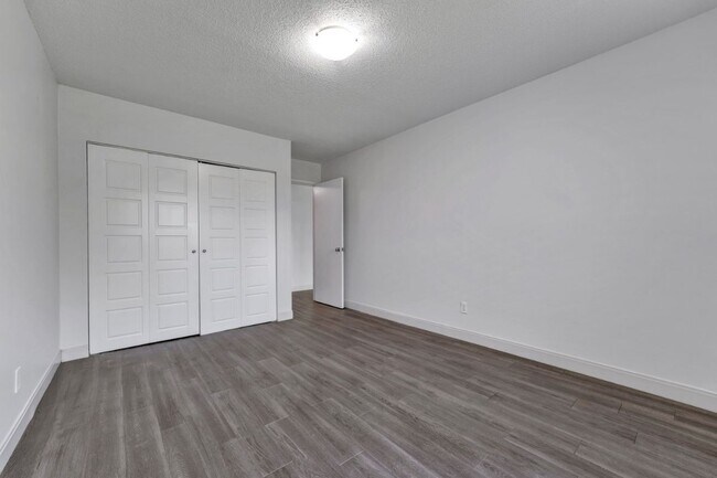 Photo - Grosvenor Square Apartments