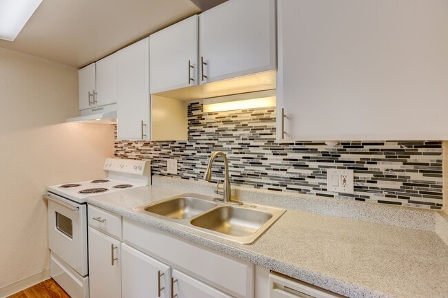 Summit View Village Apartments