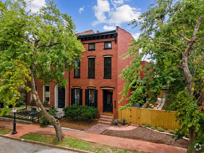 Building Photo - 916 Hickory St Unit Primary Residence Rental