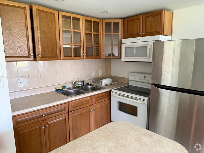 Building Photo - 217 Suffolk F Unit 217 Rental