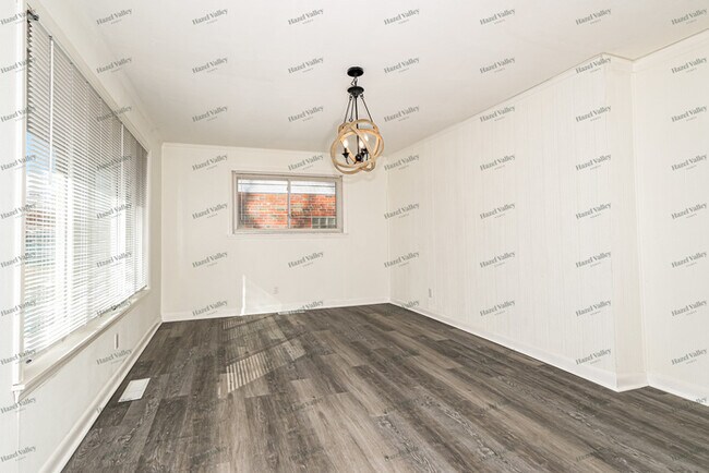 Photo - 841 Lebon Dr