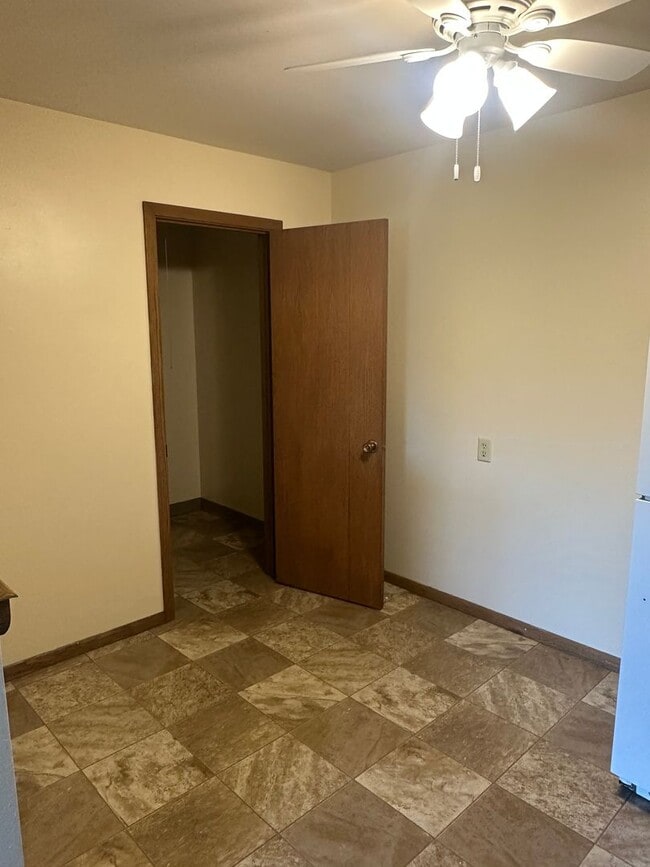 Photo - Forestview 2 Bedroom Upper Apartment Unit 1610-5