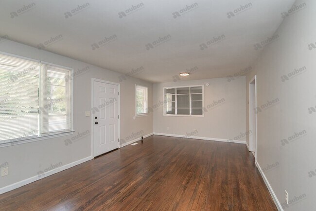 Photo - Newly Renovated & Spacious Home w/ Bonus Room