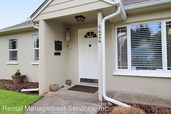 Photo - 2 br, 1 bath House - 4424 NE 115th Ave