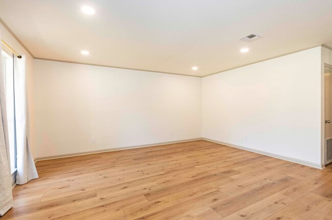 Photo - Updated 3 bedroom