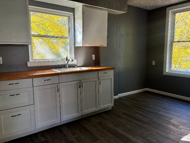 Photo - 908 Haynes St