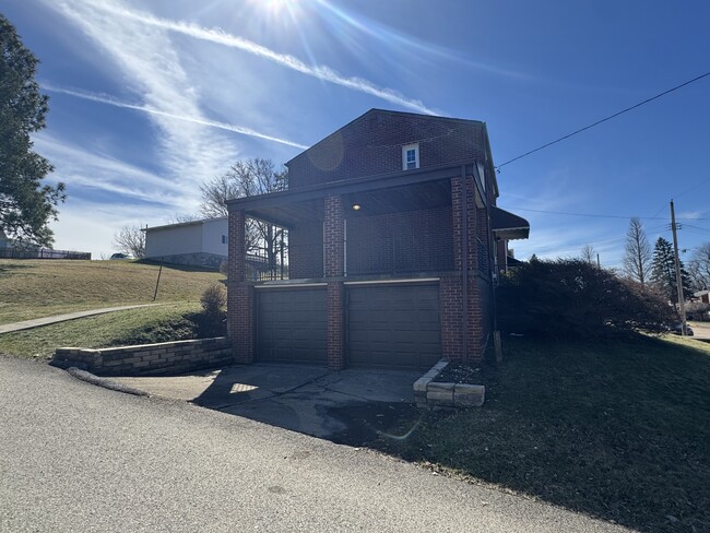 Photo - 801 Broadway Ave