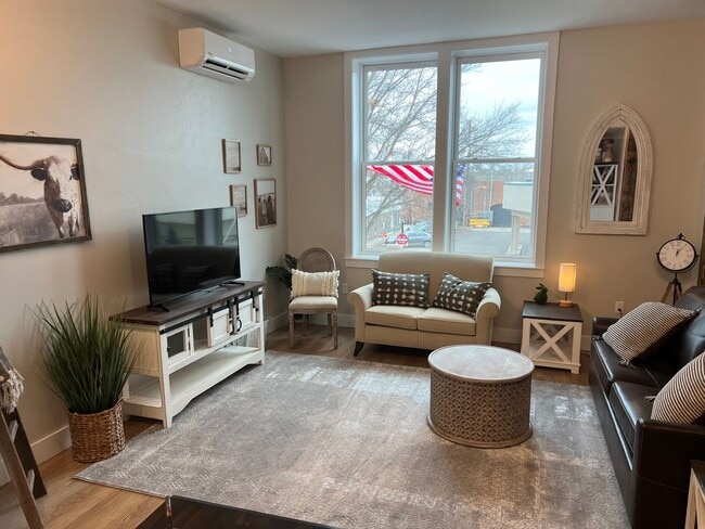 Photo - Country Financial Insurance Apartments Unit 1212 Adams Apt B